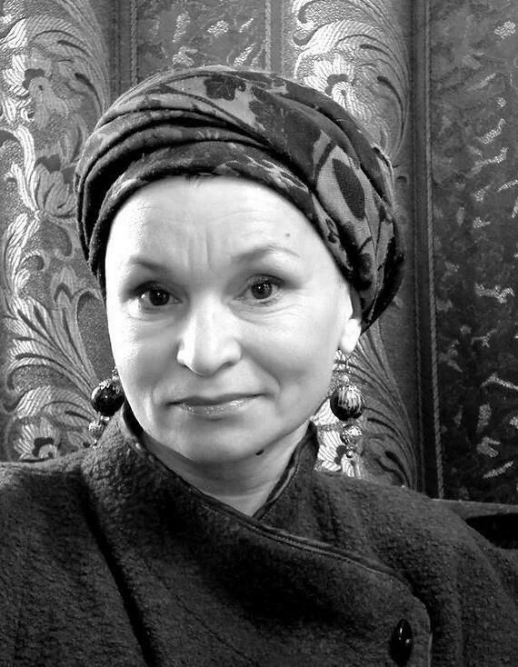 Людмила Попова-Бажина - режиссёр спектакля "Красная Шапочка, или По дороге к бабушке"